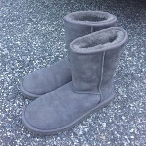 UGG Short Gray Classic